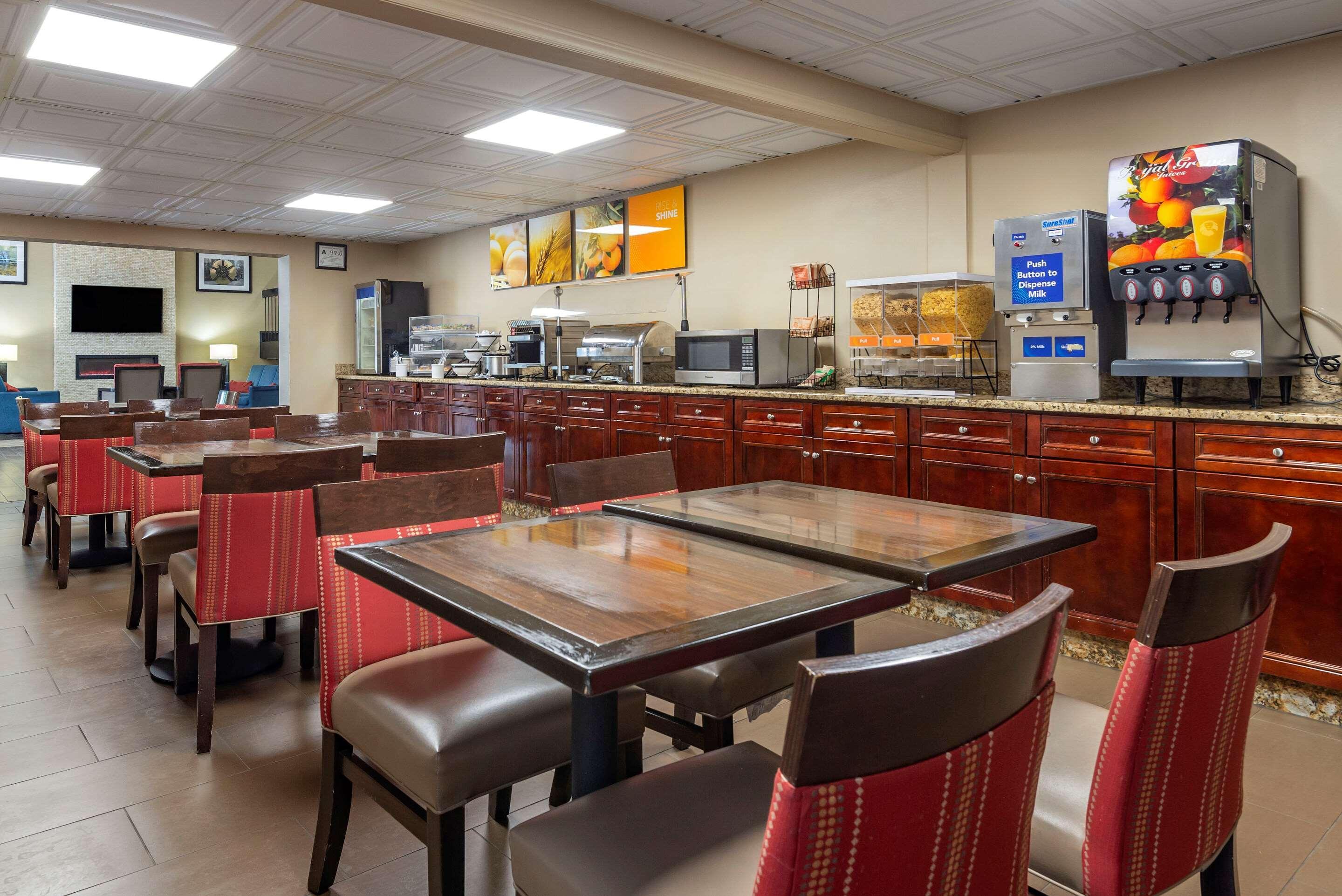 Comfort Inn Matthews / Charlotte מראה חיצוני תמונה